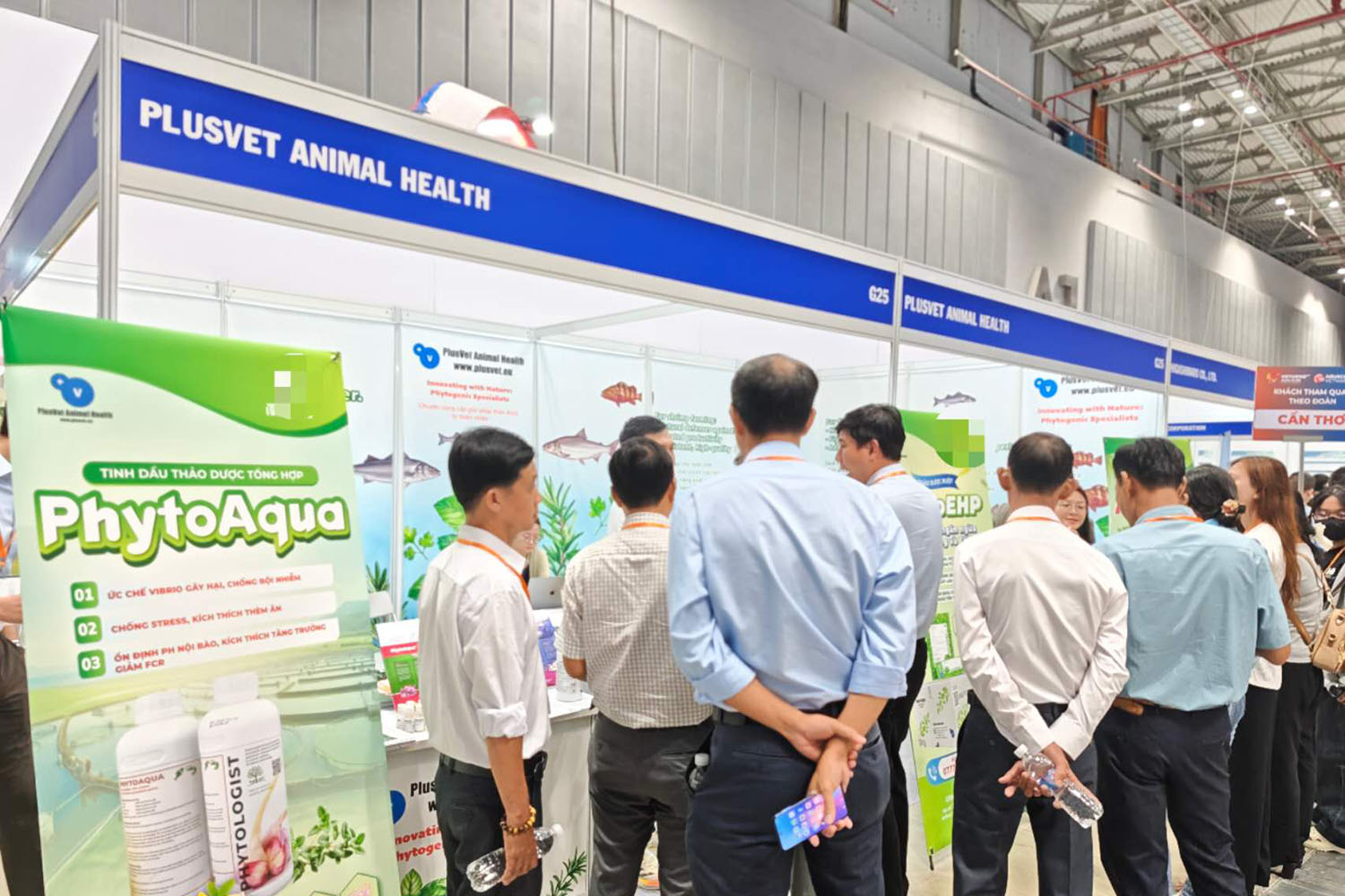 PlusVet Animal Health, feed additives, feed additives, plant extracts, essential oils, phytobiotics, phytochemicals, phytogenics, replace antibiotics growth promoters, natural products, digestive health, poultry, poultry, swine, pigs, ruminants, aquaculture, rabbits